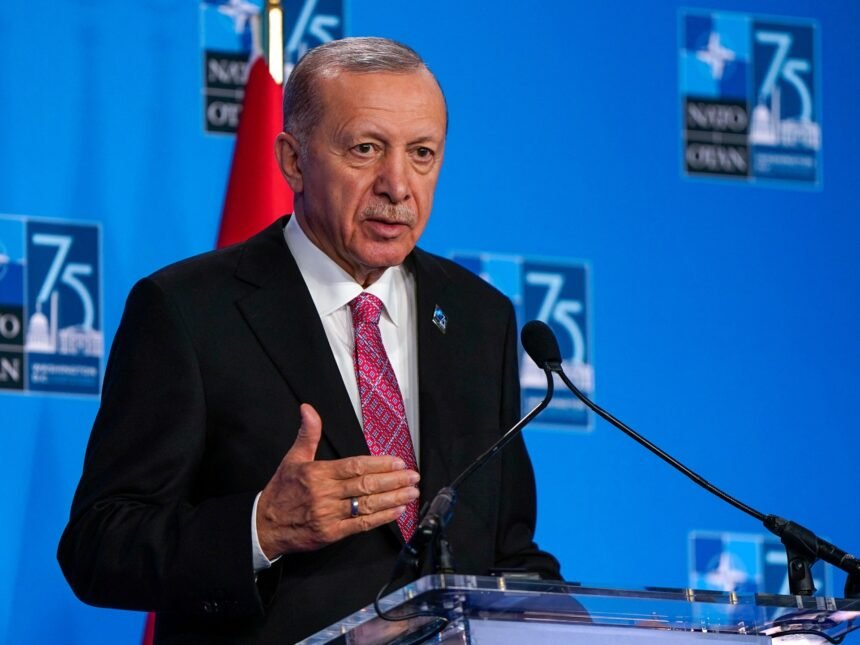 Erdogan: Turska neće odobriti pokušaje NATO-a da sarađuje s Izraelom