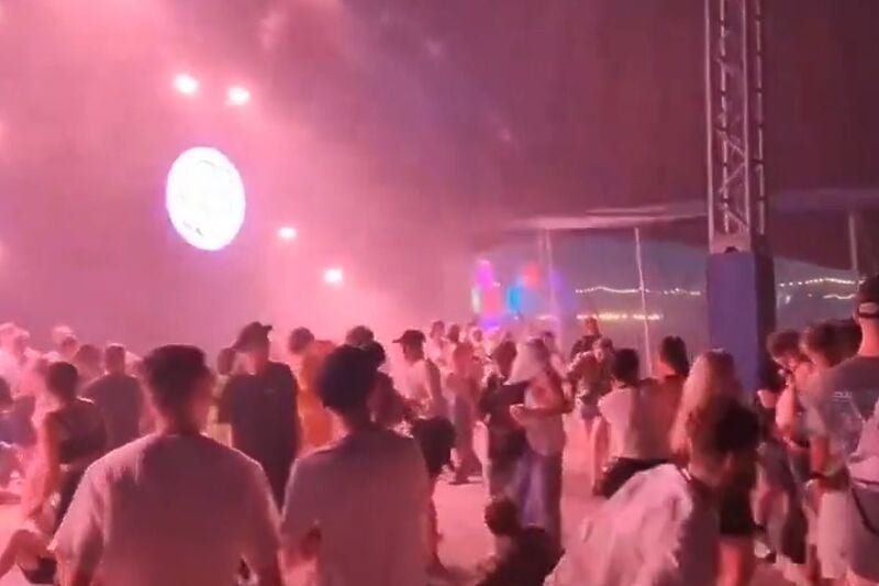 U Slovačkoj jako nevrijeme srušilo šator poznatog festivala, brojni posjetioci povrijeđeni