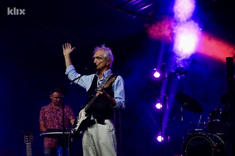 Koncert Darka Rundeka za kraj Omladinskog Film Festivala, pogledajte atmosferu s nastupa