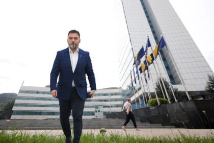 POZADINA NAŠTIMANOG KONKURSA: Zašto je Košarcu, Dodiku i SNSD-u bitna pozicija glavnog inspektora MVTEO?