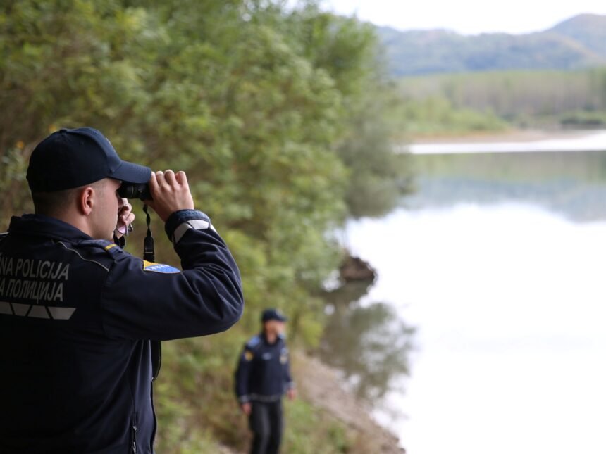 Na Drini se prevrnuo čamac sa 25 migranata, sedmoro se vode kao nestali
