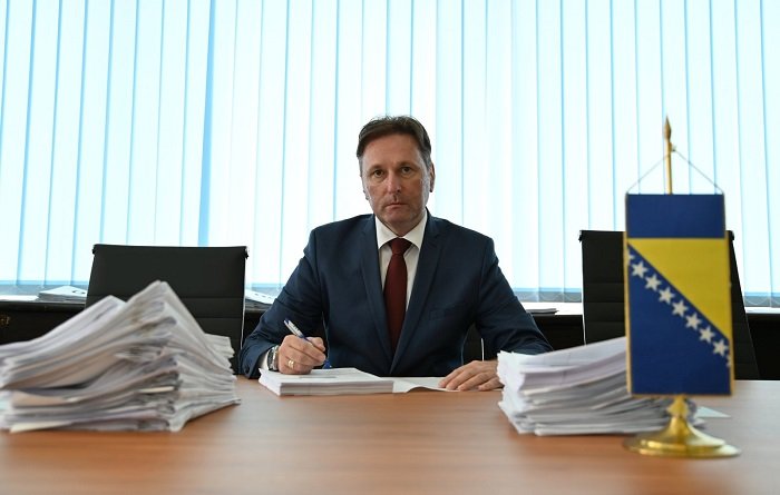 Ministar Hrnjić potpisao naloge za isplate  novčanih podrški za drugi kvartal 2024. godine