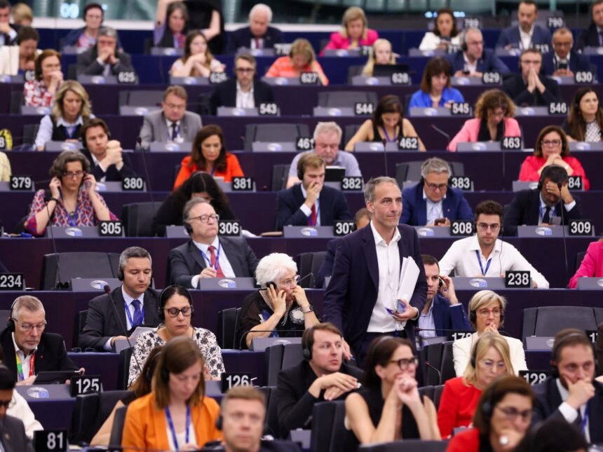 Evroparlamentarci kritikovali Budimpeštu zbog viznog režima za Ruse i Bjeloruse