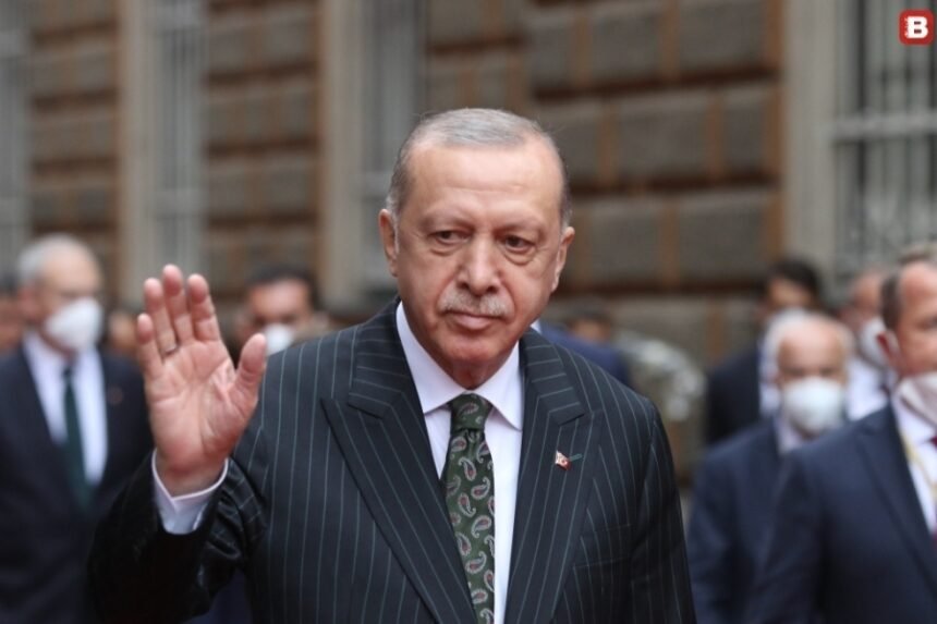 RECEP TAYYIP ERDOGAN SUTRA DOLAZI U BEOGRAD: Prema programu posjete, u petak u 11 sati bit će…