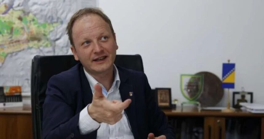 BOJAN BOŠNJAK OTKRIVA FRAPANTNE PODATKE: ‘Više od 25.000 stambenih objekata u KS je bez odgovarajućih dozvola’ (VIDEO)