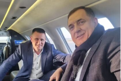 DODIK JE NA POTEZU: Vlado Đajić tvrdi da ostaje na čelu SNSD-a u Banjoj Luci, Srđan Mazalica kaže da laže i da…