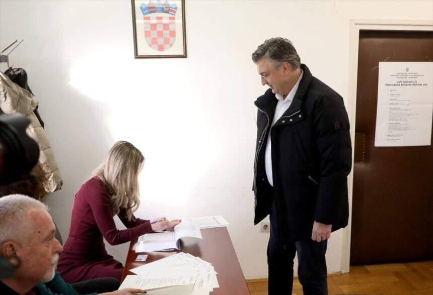 RAZMIŠLJAJUĆI SAMO O MILANOVIĆU: Plenković i Primorac glasali na predsjedničkim izborima u Hrvatskoj