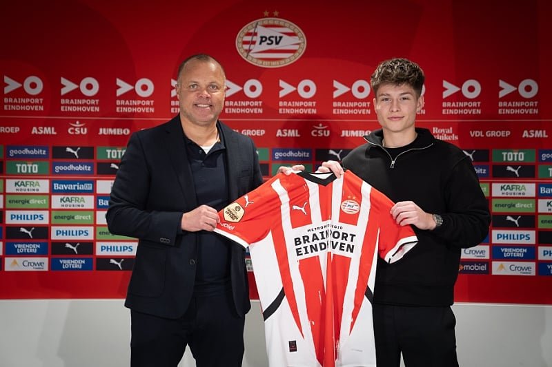 Bajraktarević odabrao broj na dresu, pogledajte kako mu je izgledao prvi dan u PSV-u