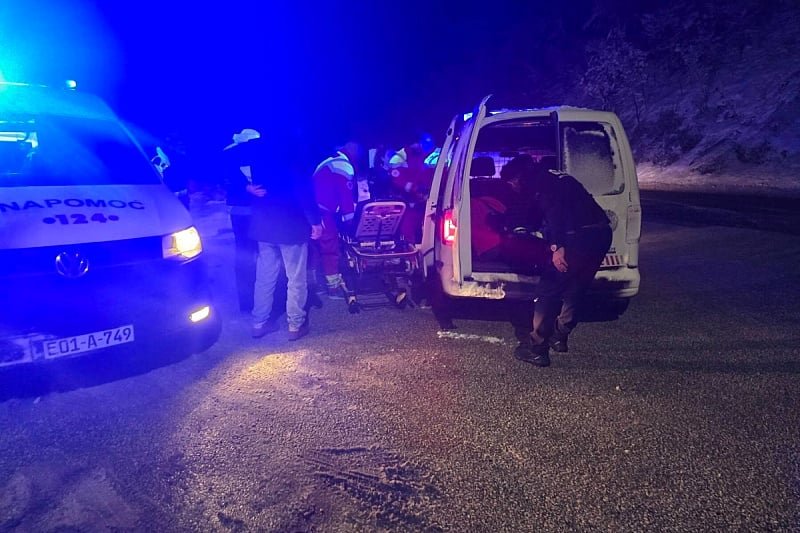 Stariji muškarac hitno evakuisan iz sela Kaljina na KCUS uz zajedničku saradnju službi iz Sarajeva i RS-a