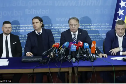 PREMIJER FBIH O MINIMALCU: Nikšić obećao radnicima da će ih zaštititi od otkaza