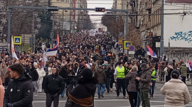 Протест студената испред Врховног суда у Београду, шетња у Новом Саду због инцидента у Рузвелтовој