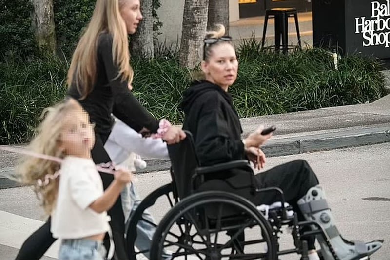 Anna Kournikova nakon dvije godine snimljena u javnosti i to u invalidskim kolicima