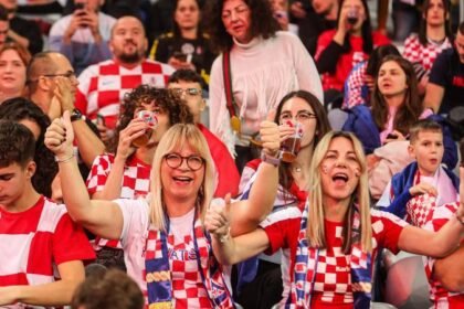 FOTO Pune se tribine Arene za prvu utakmicu Hrvatske: Stigli su navijači sa svih strana zemlje