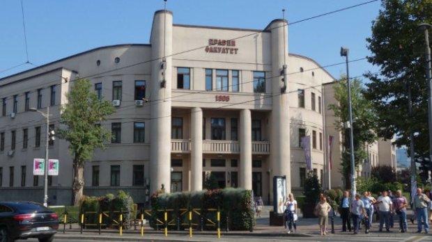 Studenti u blokadi: imenovani nepoznati ljudi na Pravnom fakultetu; MUP: Tokom osvjetljenja činjenica