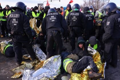 Hiljade se okupljaju u Njemačkoj kako bi protestirali krajnji desni AFD kongres