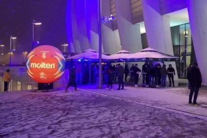 VIDEO Snijeg oko Arene Zagreb: Pogledajte atmosferu uoči početka rukometnog Mundijala
