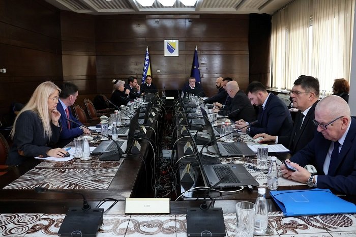 Zašto Vladin kriterij za pomoć firmama nije dobar