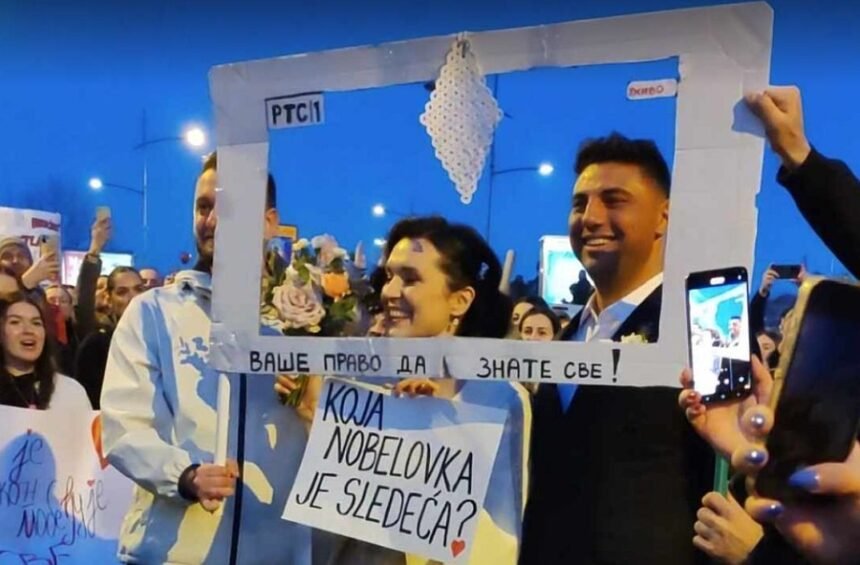 SA VJENČANJA NA BLOKADU: Mlada bacila buket na Varadinskom mostu (VIDEO)