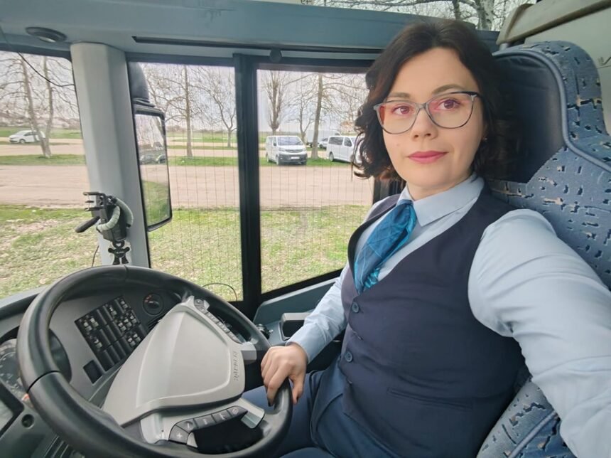 Nakon što je doživjela saobraćajnu nesreću u autobusu, odlučila je sjesti za volan i postati vozačica
