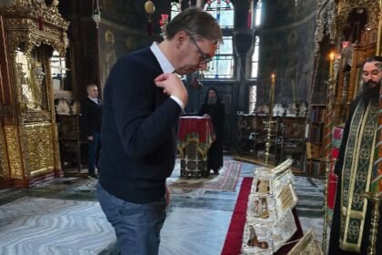 Vučić: Božić nas inspirira da izgradimo bolju budućnost zajedno ispunjenu ljubavlju