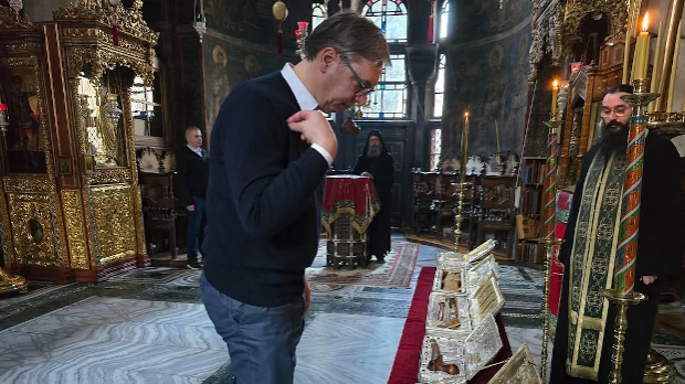 Vučić: Božić nas inspirira da izgradimo bolju budućnost zajedno ispunjenu ljubavlju