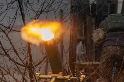 Русија тврди да је преузела контролу над градом Курахово; Вашингтон планира нове санкције Москви