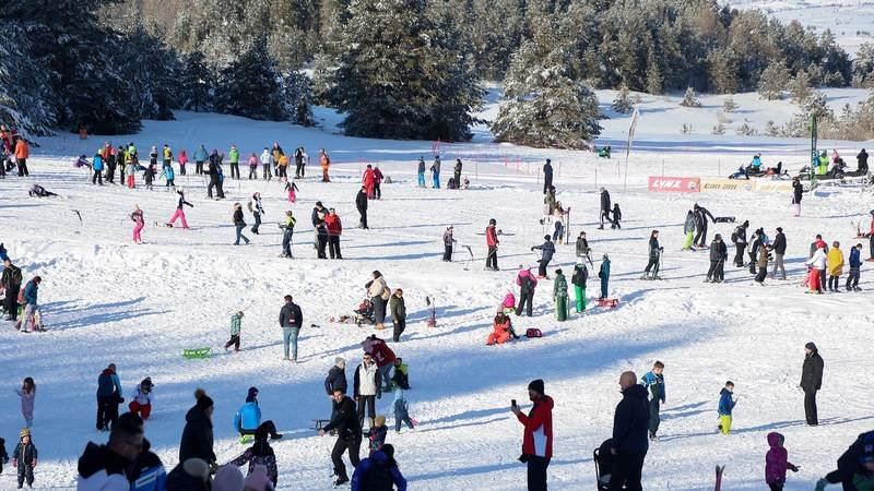 FOTO Gužva u Kupresu: ‘Pola’ Dalmacije uživalo na skijanju