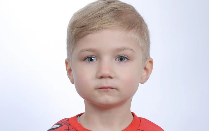 Maleni Amar Husejnović (5) treba pomoć dobrih ljudi kako bi imao ljepše djetinjstvo