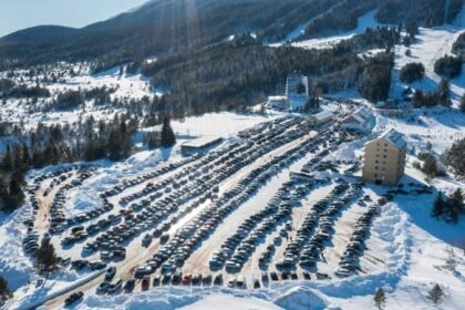 Počeo skijaški tjedan: Tisuće skijaša iz Hrvatske, najviše iz Dalmacije, na Kupresu i Blidinju