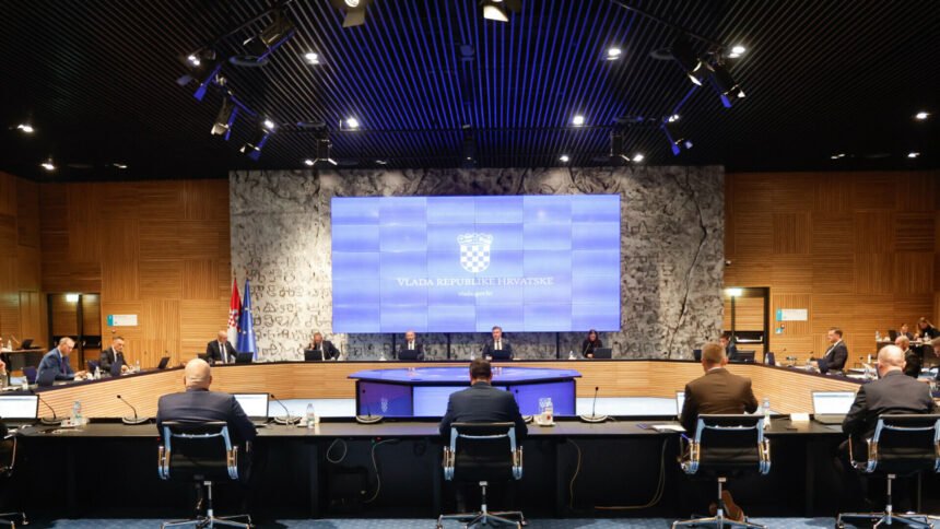 Prva sjednica Vlade u novoj godini: Pratite uvodni govor premijera