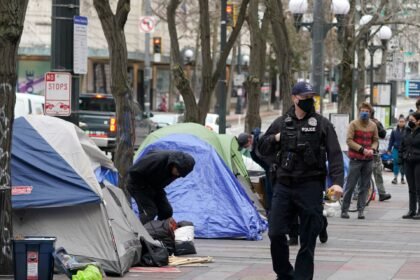 Američka beskućništva povećava se za 18 posto u prošloj godini usred troška žive krize