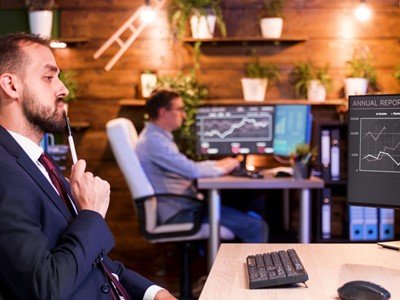 Investitori predviđaju: Od AI agenata i kripto uzleta do robotaksija, fintecha i malih LLM-ovva