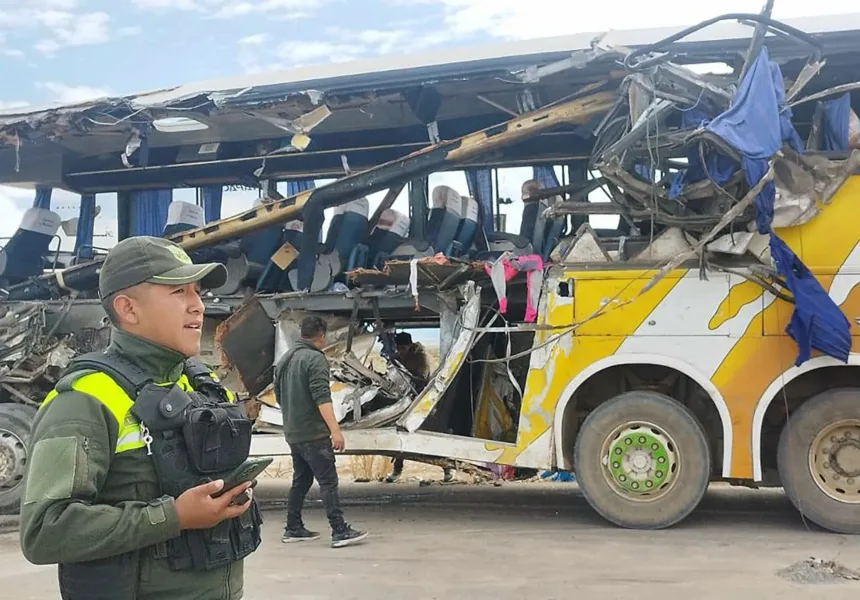 Bolivija: Najmanje 37 osoba poginulo u sudaru dva autobusa