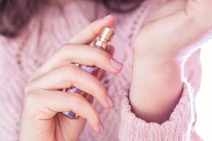 Zašto ne osećamo parfem na sebi? Odgovor nude stručnjaci!