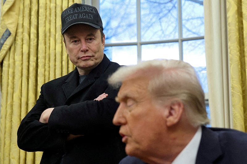 Raskol u Bijeloj kući: Trump okupio kabinet, poručio da Elon Musk nema pravo da daje otkaze