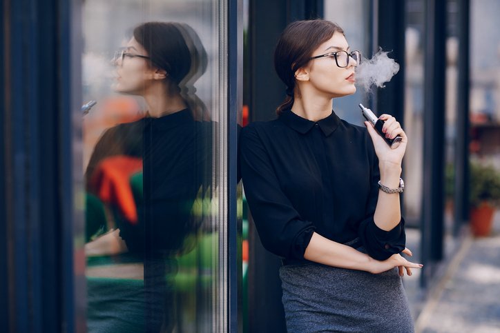 Da li i kako vejpovanje utiče na našu kožu, pitale smo dermatologe