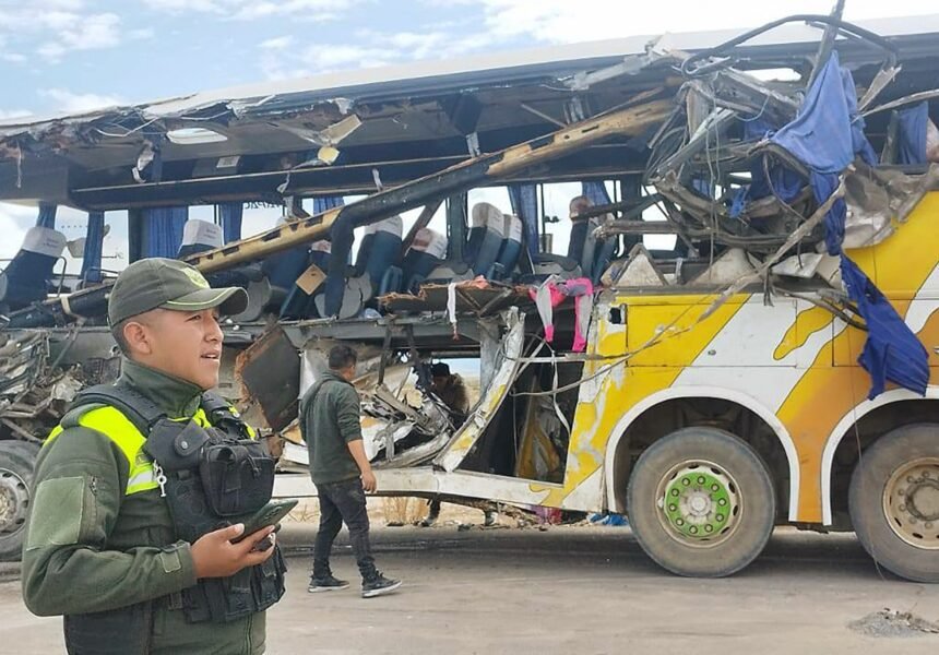 Najmanje 37 ljudi ubijenih i 39 ranjeno kao dva autobusa sudaraju se u Boliviji