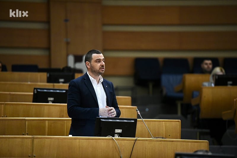 Magazinović se obratio građanima RS-a: Nemojte da vas koriste kao živi štit, razmislite šta imate od toga