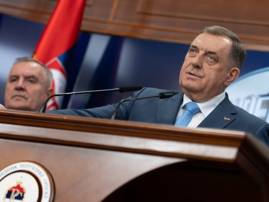 Dodik zatražio potvrdu lojalnosti od Srba koji rade u tijelima vlasti