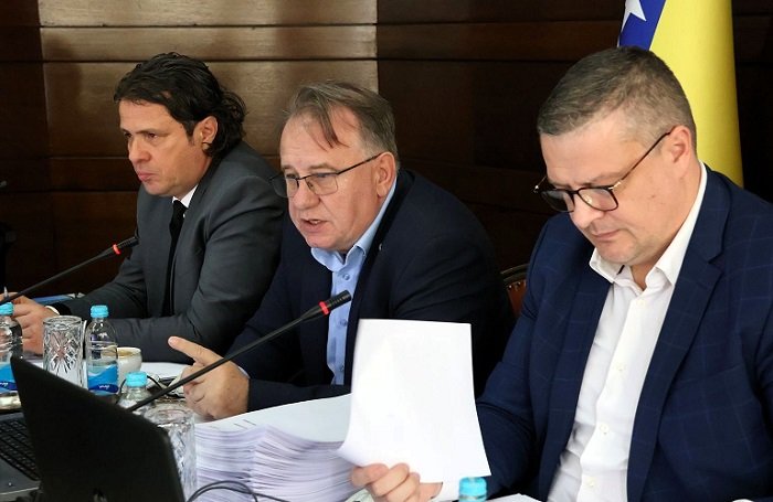 Vlada FBiH refundira dio primanja za 61.213 radnika