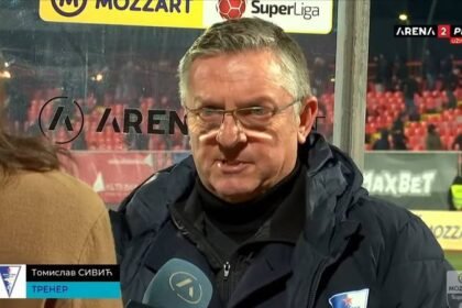 VIDEO Šokantne scene u Srbiji: Trener daje izjavu, a navijači istog kluba mlate se u pozadini