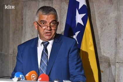 Pitali smo Enesa Obraliju može li SIPA normalno funkcionisati nakon ostavke direktora Darka Ćuluma