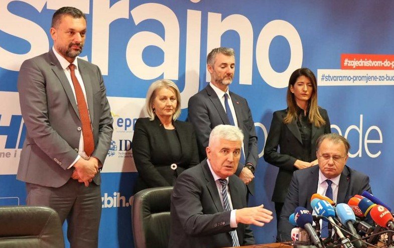 Za petak najavljen veliki sastanak Trojke i HDZ-a
