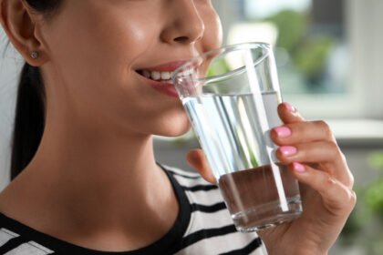 Alkalna voda u odnosu na Obična voda: što je bolje za zdravlje?
