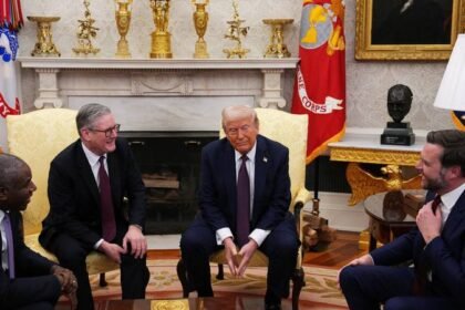 Vance i Starmer sukobili su se zbog slobode govora: ‘Vi ste utjecali na američke tvrtke!’