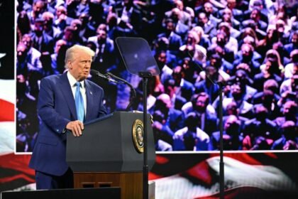 Trump kaže da bi mogao dati 20% uštede doge u Amerikancima
