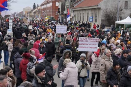 У Вршцу протест “Из Баната из ината”, у Варварину 15 ружа за 15 жртава