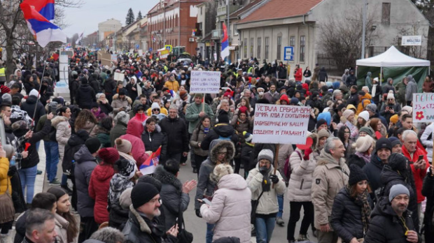 У Вршцу протест “Из Баната из ината”, у Варварину 15 ружа за 15 жртава