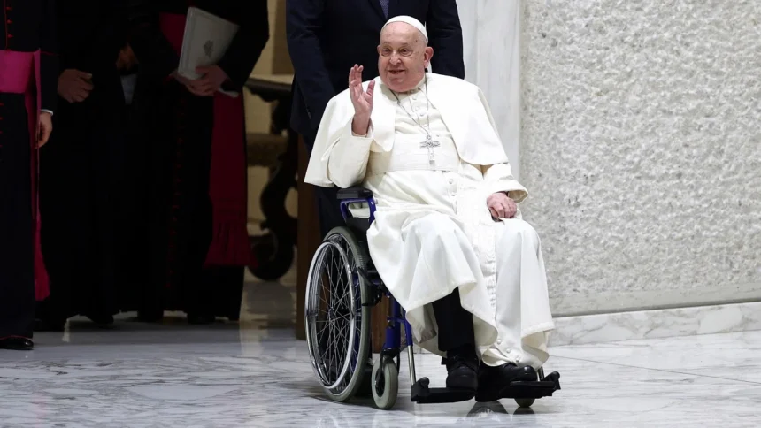 Zdravstveno stanje pape Franje se pogoršalo