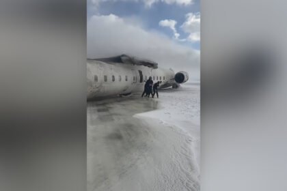 Američki avion za okretanje natrag u sudaru slijetanje na aerodromu Toronto